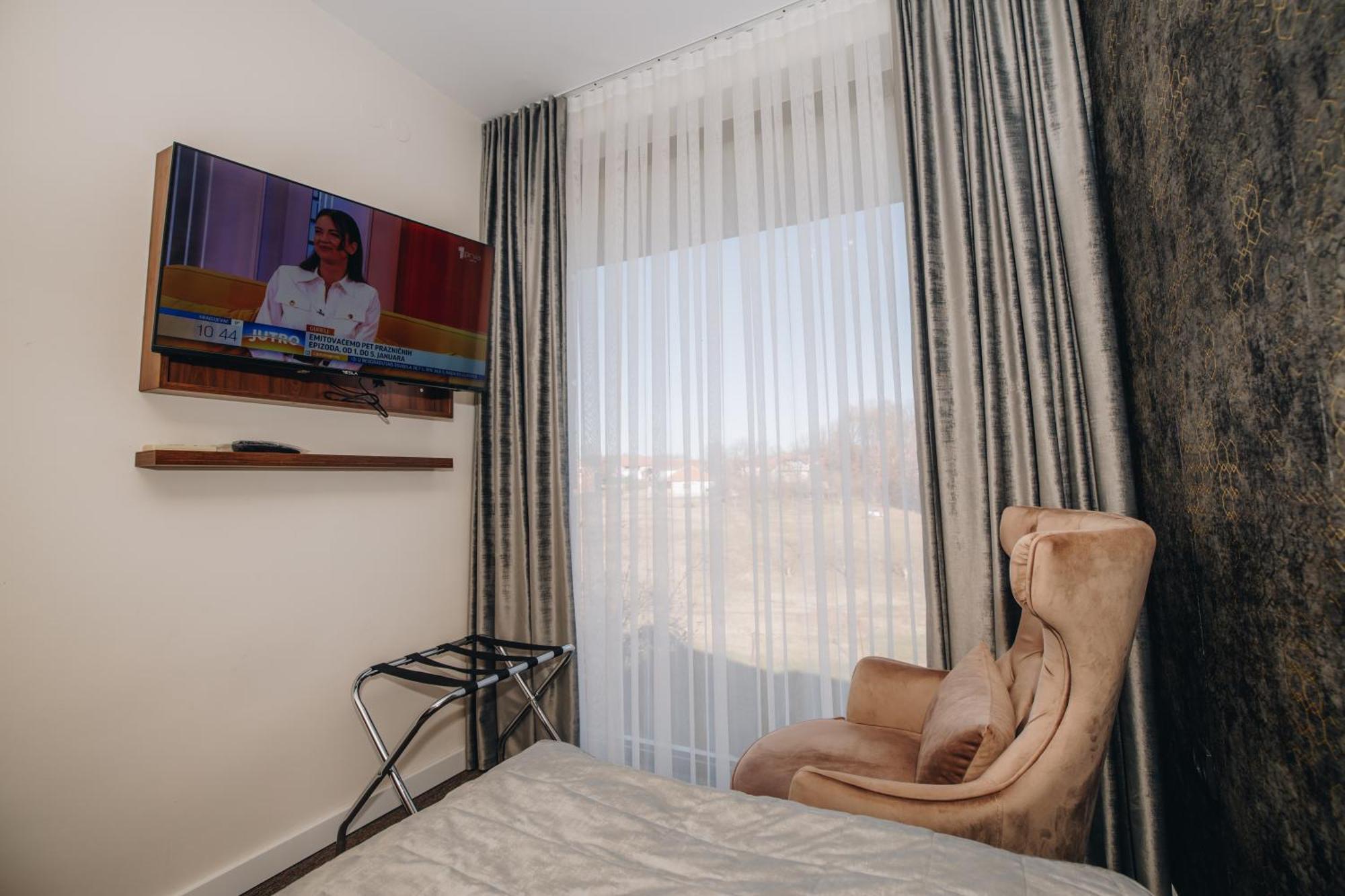 Garni Hotel Radovic Kragujevac Extérieur photo