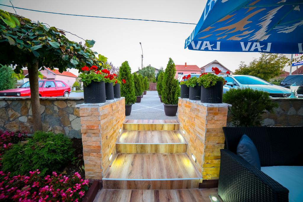 Garni Hotel Radovic Kragujevac Extérieur photo